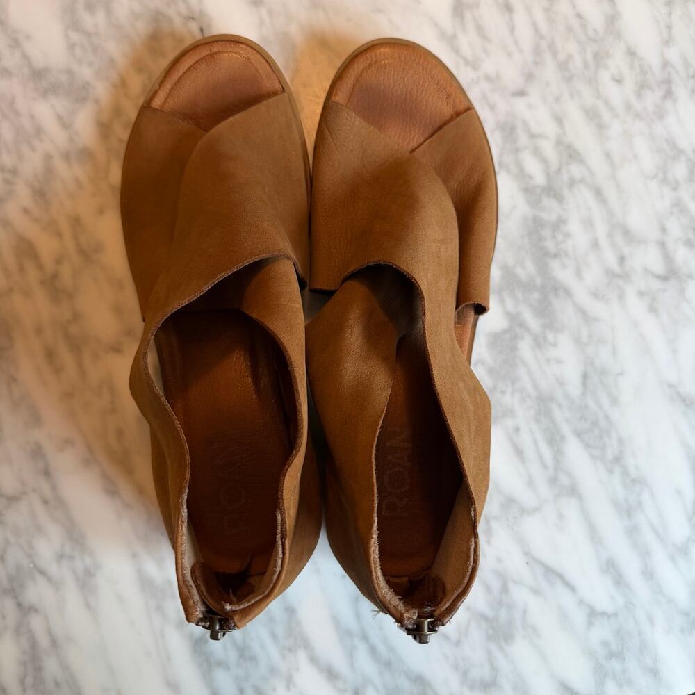 Roan Women’s Betty Sandal in Cognac - Picture 5 of 8